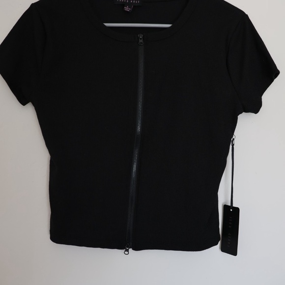 Black Zip-Up Women's Top‎ - Picture 4 of 5